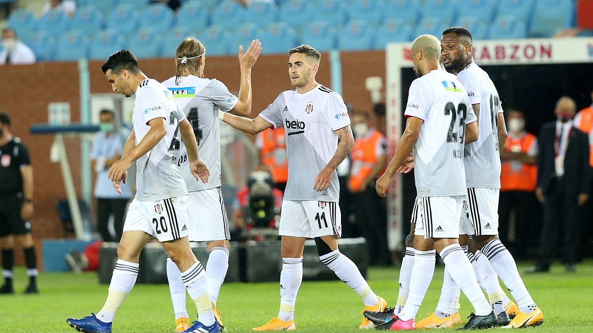 Süper Lig'de sezonun ilk büyük maçında Beşiktaş deplasmanda karşılaştığı zorlu rakibi Trabzonspor'u 3-1 mağlup etti.