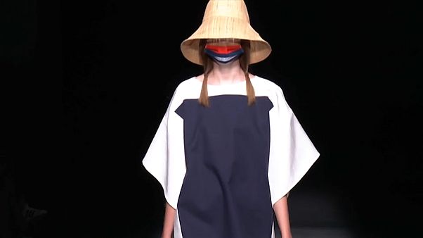 Маска на подиуме, Мадридская неделя моды Маска на подиуме, Мадридская неделя моды