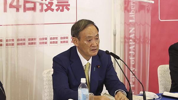 Szuga Josihide lehet az új japán kormányfő Szuga Josihide lehet az új japán kormányfő