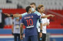 PSG's Neymar argues with the fourth official as he leaves the pitch after getting a red card during the French Ligue 1 match between PSG and OM in Paris, Sept.13, 2020.