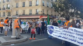 Algeria: Hundreds of pro-Hirak activists protest in Paris