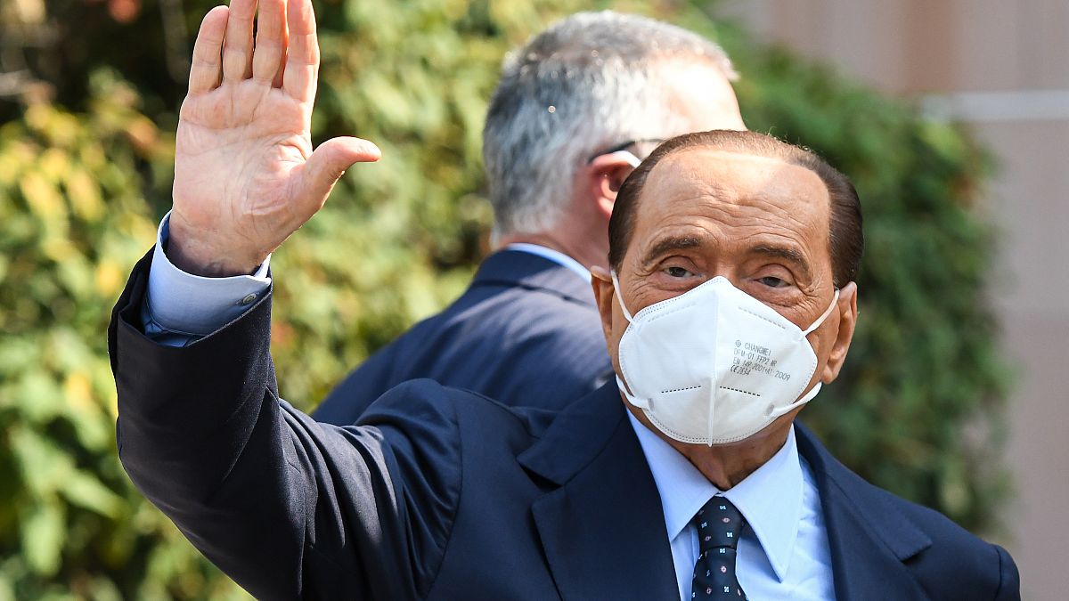 Silvio Berlusconi lascia il San Raffaele