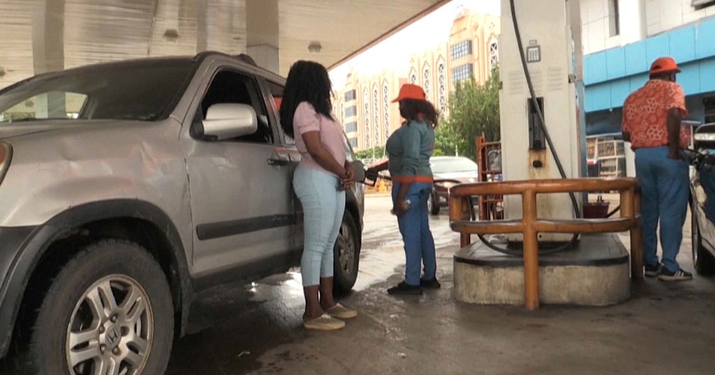nigeria-hikes-petrol-prices-as-covid19-bites-budget-africanews