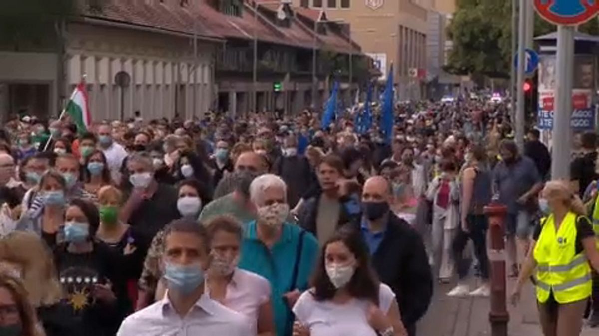 Proteste gegen Angriffe auf die Pressefreiheit in Ungarn
