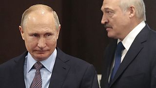 Putin concede empréstimo a Lukashenko