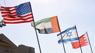 Le bandiere di Stati Uniti, Emirati Arabi Uniti, Israele e Bahrain