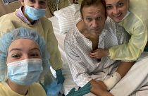 Alexei Navalny avec sa femme et ses enfants à l'hôpital de la Charité à Berlin.