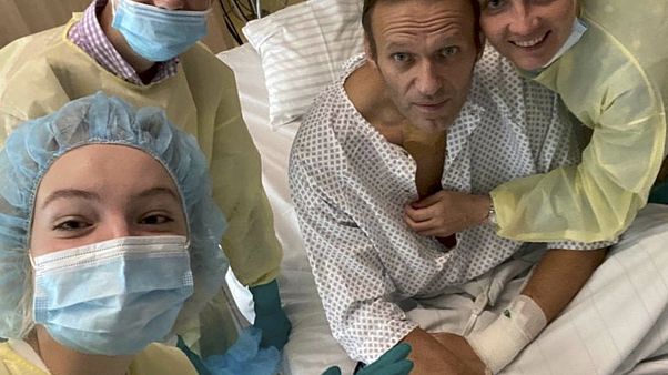 Navalny fuori pericolo. Su Instagram scrive: "Respiro da solo e mi mancate" Navalny fuori pericolo. Su Instagram scrive: "Respiro da solo e mi mancate"