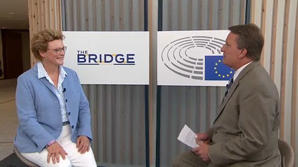 Monika Hohlmeier im Gespräch mit Stefan Grobe im Europäischen Parlament in Brüssel Monika Hohlmeier im Gespräch mit Stefan Grobe im Europäischen Parlament in Brüssel