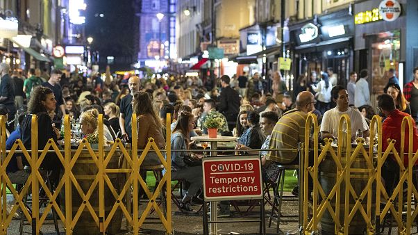 Gente en terrazas en Soho, Londres, el sábado, 12 de septiembre Gente en terrazas en Soho, Londres, el sábado, 12 de septiembre