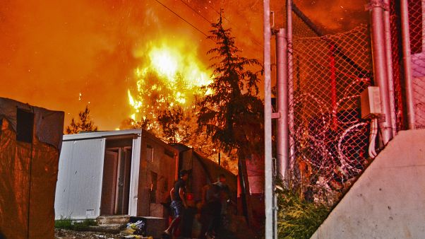 Φωτιά στο ΚΥΤ της Σάμου - φωτο αρχείου Οκτώβριος 2019 Φωτιά στο ΚΥΤ της Σάμου - φωτο αρχείου Οκτώβριος 2019