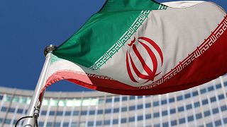 پرچم ایران مقابل سازمان ملل متحد