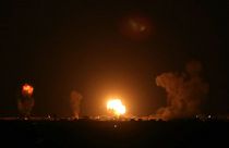 İsrail savaş uçakları, Gazze'nin güneyindeki Han Yunus kentinde Hamas'a ait hedeflere hava saldırısı düzenledi