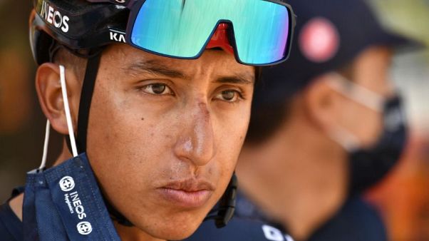 La maschera di delusione di Egan Bernal. La maschera di delusione di Egan Bernal.