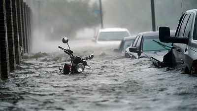 فيضانات غمرت شوارع بينساكولا في ولاية فلوريدا الأمريكية