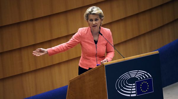 Ursula von der Leyen, présidente de la Commission européenne s'adresse au Parlement européen pour son premier discours sur l'état de l'Union le 16 septembre 2020 Ursula von der Leyen, présidente de la Commission européenne s'adresse au Parlement européen pour son premier discours sur l'état de l'Union le 16 septembre 2020