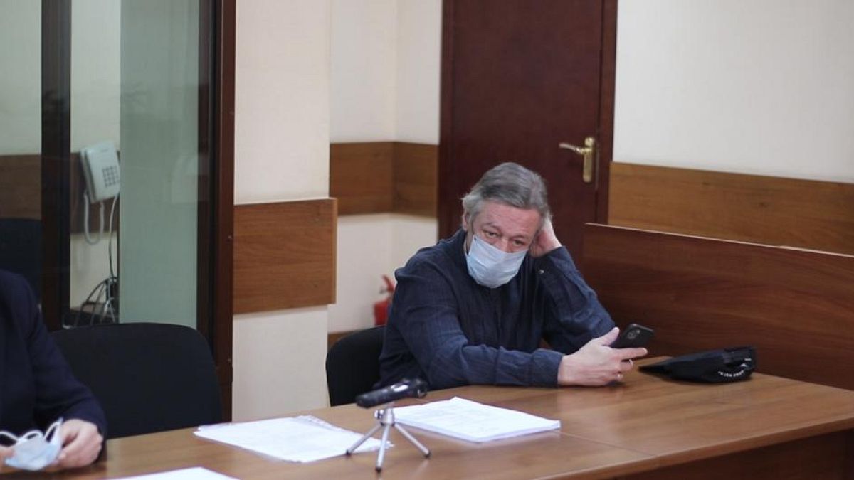 Михаил Ефремов перед заседанием Пресненского суда Москвы