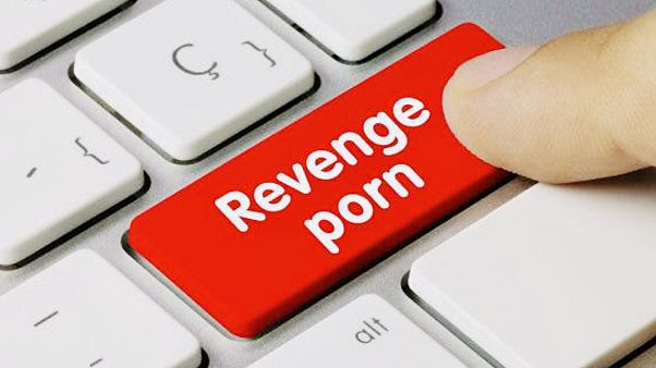 Az End Revenge Porn a jelenség elleni egyik kampány Az End Revenge Porn a jelenség elleni egyik kampány
