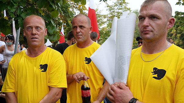 Des fermiers manifestent contre le projet de loi visant à interdire l'élevage des animaux pour leur fourrure en Pologne, le 18 septembre 2020 Des fermiers manifestent contre le projet de loi visant à interdire l'élevage des animaux pour leur fourrure en Pologne, le 18 septembre 2020