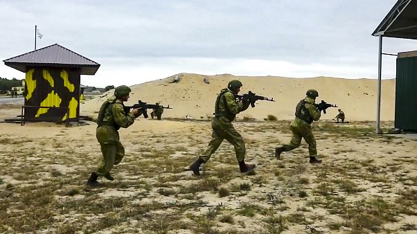 Russische und belarussische Truppen proben den Ernstfall - fünf Kilometer vor der Grenze zu Polen Russische und belarussische Truppen proben den Ernstfall - fünf Kilometer vor der Grenze zu Polen