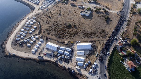 Riallocati in 7000 nel nuovo campo di Kara Tepe, sull'isola di Lesbo Riallocati in 7000 nel nuovo campo di Kara Tepe, sull'isola di Lesbo