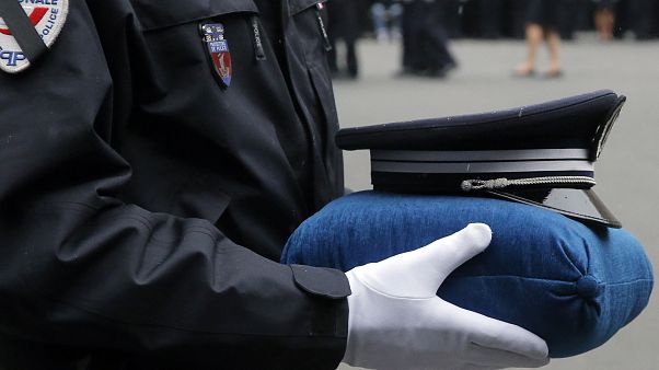 L'hommage aux policiers tués en France lors des attaques de janvier 2015 L'hommage aux policiers tués en France lors des attaques de janvier 2015