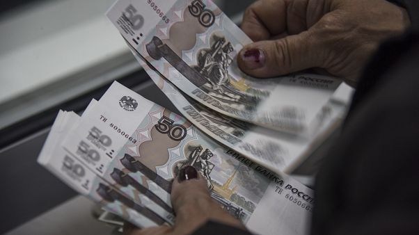 Пенсионер считает деньги Пенсионер считает деньги