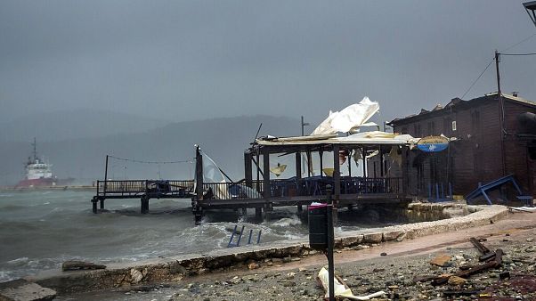 Sturm auf griechischer Ferieninsel Sturm auf griechischer Ferieninsel