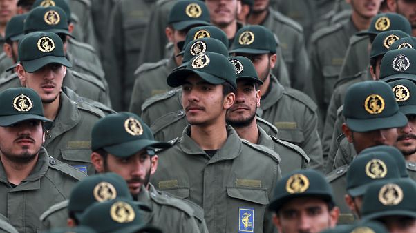 عناصر من الحرس الثوري يحتفلون بذكرى مرور 40 عاماً على قيام الجمهورية الإسلامية عناصر من الحرس الثوري يحتفلون بذكرى مرور 40 عاماً على قيام الجمهورية الإسلامية