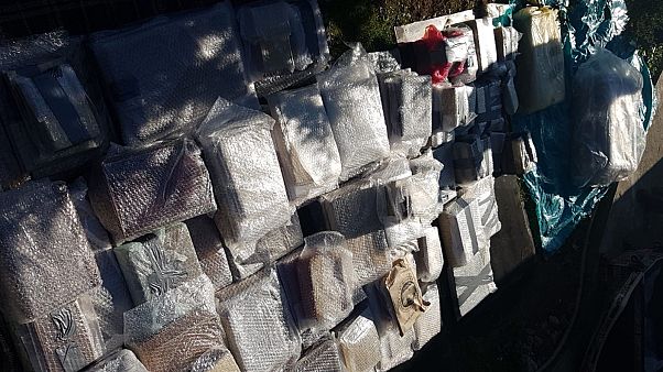 Több mint 2,5 millió fontot érnek az alkotások Több mint 2,5 millió fontot érnek az alkotások
