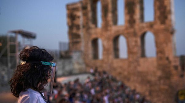 Oι συναυλίες αναστέλλονται, τόσο σε ανοιχτούς, όσο και σε κλειστούς χώρους. Oι συναυλίες αναστέλλονται, τόσο σε ανοιχτούς, όσο και σε κλειστούς χώρους.