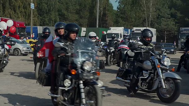 Акция в поддержку протестующих Акция в поддержку протестующих