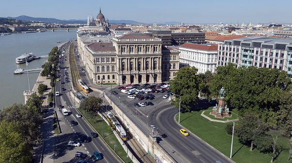 Budapest, 2020. szeptember 9. A Magyar Tudományos Akadémia épülete a Széchenyi István téren Budapest, 2020. szeptember 9. A Magyar Tudományos Akadémia épülete a Széchenyi István téren