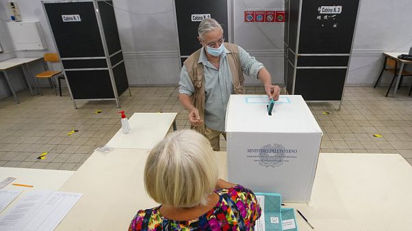 Εκλογές με αυστηρά υγειονομικά πρωτόκολλα στην Ιταλία Εκλογές με αυστηρά υγειονομικά πρωτόκολλα στην Ιταλία