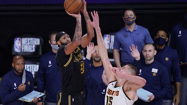 Το buzzer beater τρίποντο του Άντονι Ντέιβις Το buzzer beater τρίποντο του Άντονι Ντέιβις