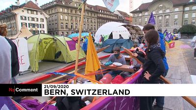 نشطاء بيئة  يعتصمون في بيرن السويسرية