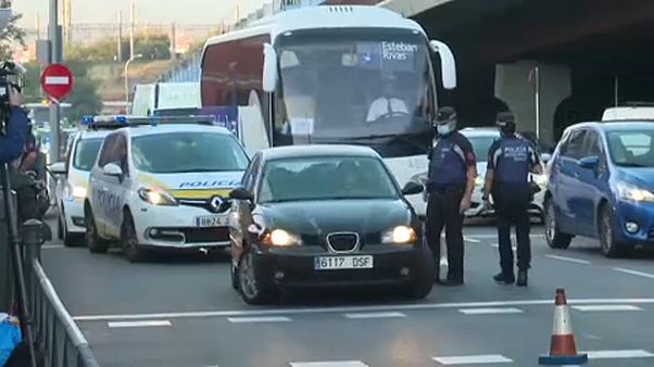Polícia efetua controlos no sul de Madrid Polícia efetua controlos no sul de Madrid