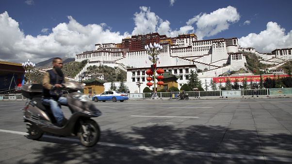 Çin'in Tibet Özerk Bölgesi'nde yer alan Potala Potala Sarayı Çin'in Tibet Özerk Bölgesi'nde yer alan Potala Potala Sarayı