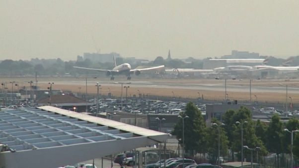 EU wants to improve air traffic control and cut continent's carbon footprint EU wants to improve air traffic control and cut continent's carbon footprint