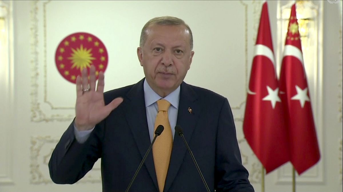 الرئيس التركي رجب طيب أردوغان  يتحدث عبر الفيديو خلال الدورة 75 للجمعية العامة للأمم المتحدة.