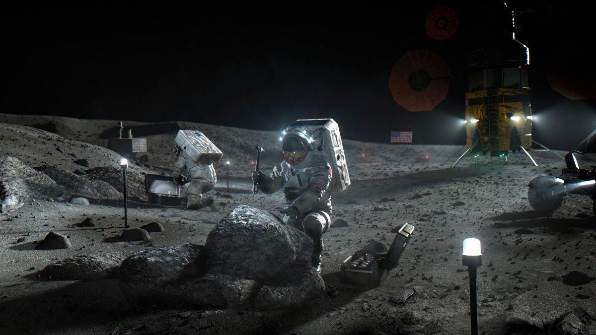اعزام فضانورد به ماه
