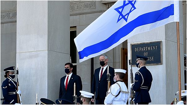 وزير الدفاع الأمريكي يستقبل نظيره الإسرائيلي بيني غانتس وزير الدفاع الأمريكي يستقبل نظيره الإسرائيلي بيني غانتس