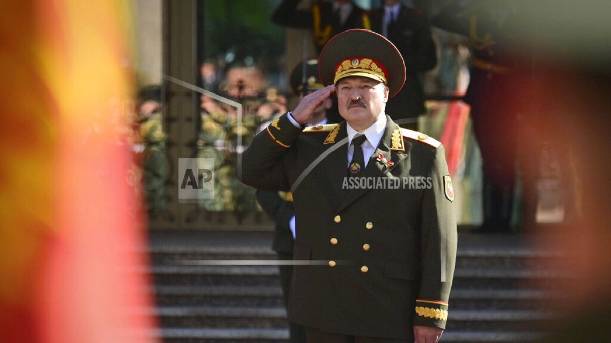 Alexander Lukashenko has been sworn in as president.