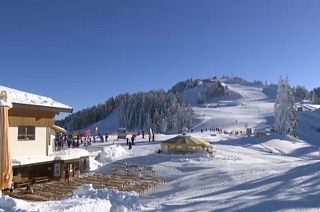 Covid-19: Autoridades austríacas processadas por turistas de Ischgl