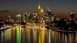 Die deutsche Finanzmetrole Frankfurt bei Nacht