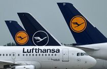 Almanya'nın en büyük havayolları şirketlerinden Lufthansa, Covid-19 salgını döneminde devlet desteği sayesinde iflas açıklamaktan kurtulmuştu.