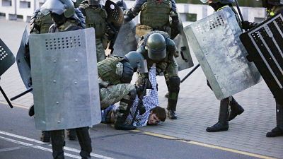 Detenção durante manifestação em Minsk