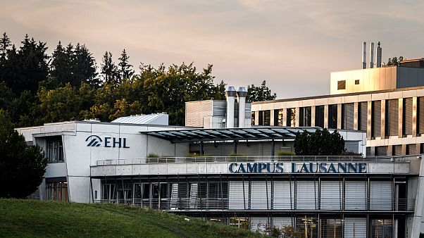 İsviçre'de öğrencileri karantinaya alınan Ecole Hoteliere de Lausanne Turizm ve Otelcilik Okulu. İsviçre'de öğrencileri karantinaya alınan Ecole Hoteliere de Lausanne Turizm ve Otelcilik Okulu.