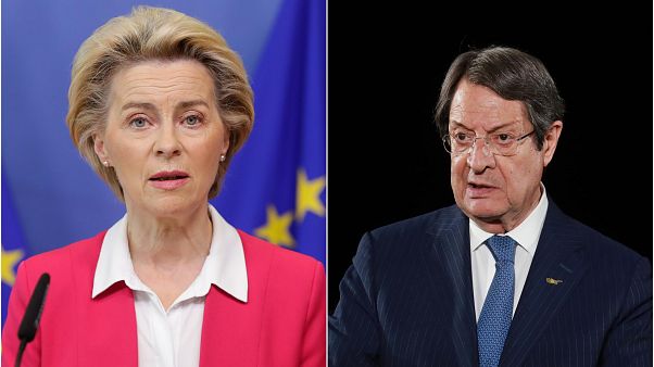 AB Komisyonu Başkanı Ursula Von der Leyen (solda), Güney Kıbrıs Rum Yönetimi Cumhurbaşkanı Nikos Anastasiadis AB Komisyonu Başkanı Ursula Von der Leyen (solda), Güney Kıbrıs Rum Yönetimi Cumhurbaşkanı Nikos Anastasiadis