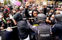 Tüntetők csaptak össze rendőrökkel Louisville-ben